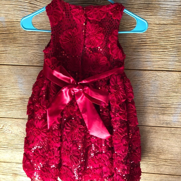 Size 6 little girl dress - Picture 2 of 5